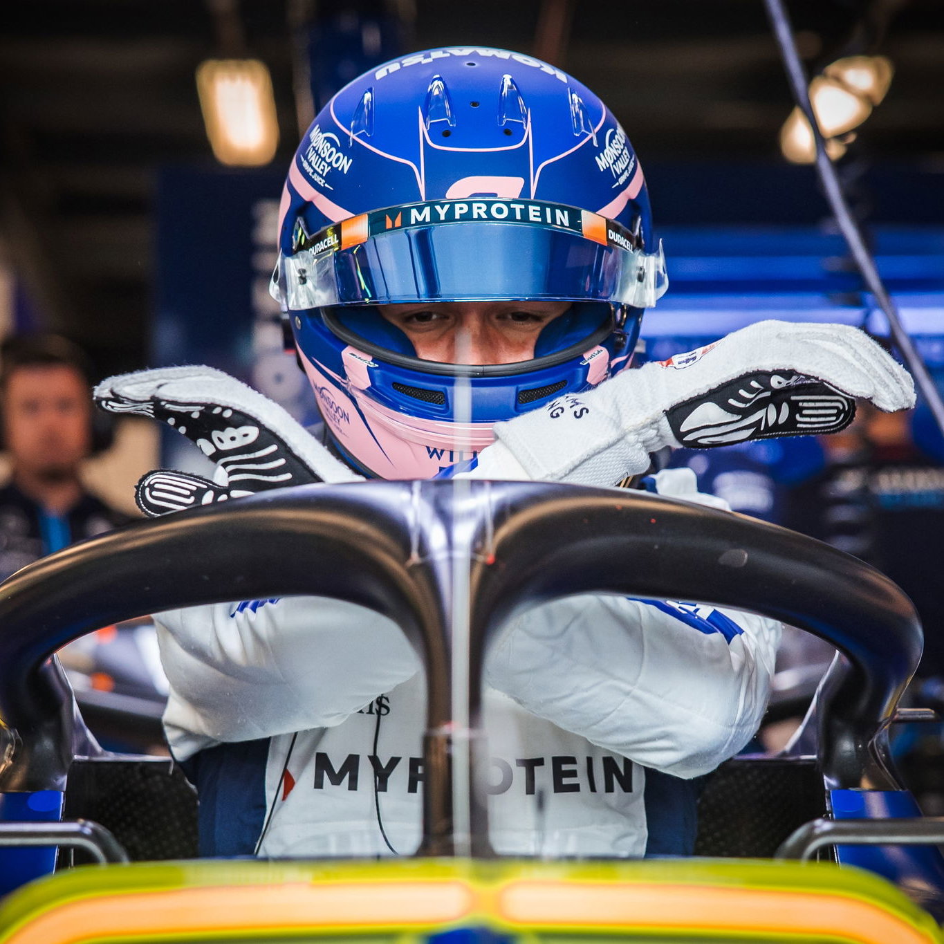 Alex Albon is using teammate Logan Sargeant's chassis 