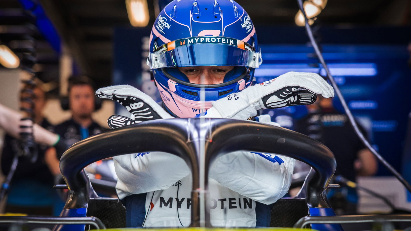 Alex Albon is using teammate Logan Sargeant's chassis 