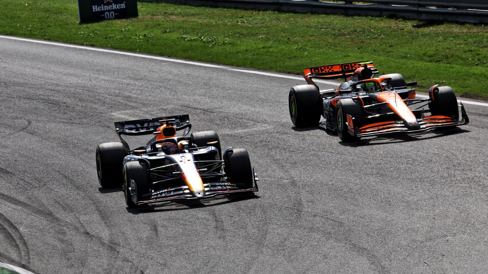 Max Verstapppen battles Lando Norris 