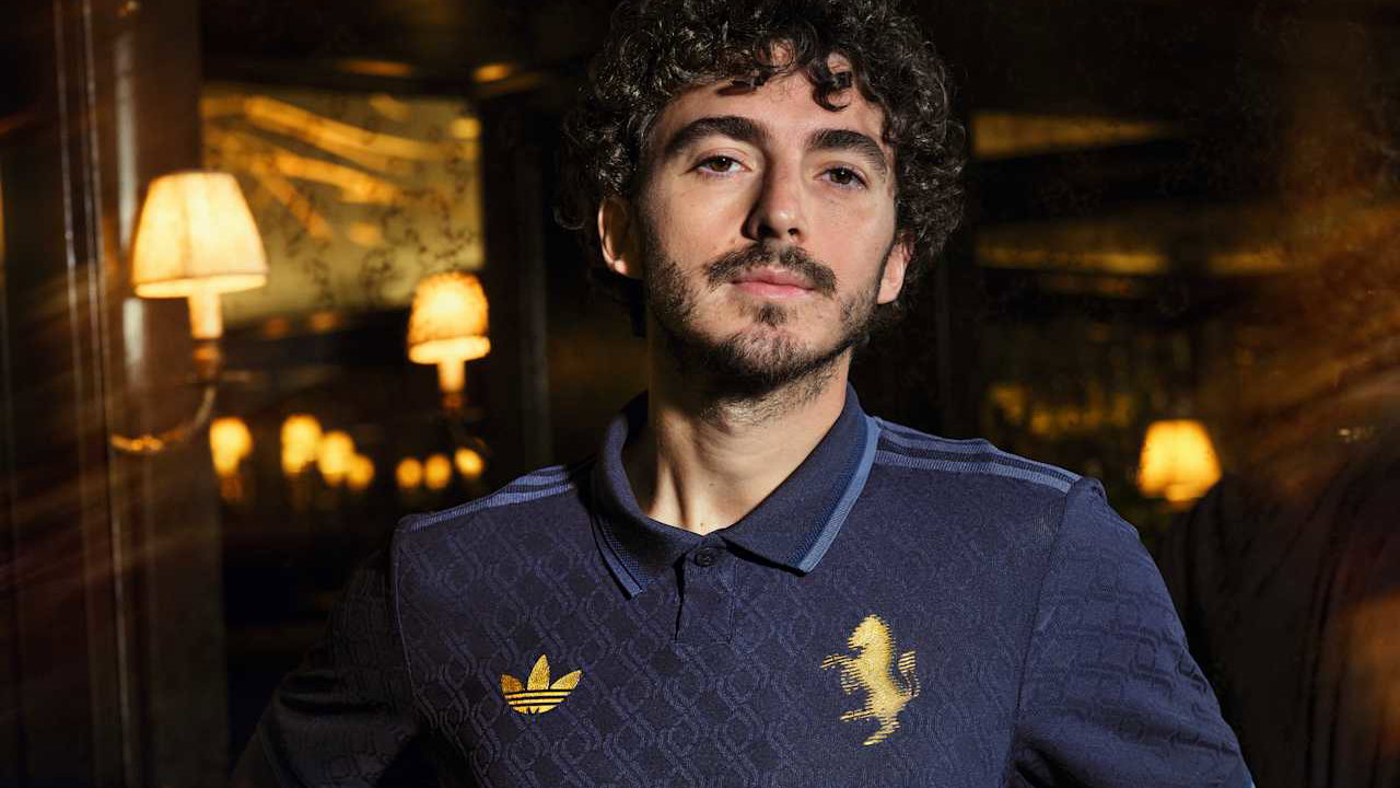 Francesco Bagnaia wears Juventus' 2024/25 third kit. Credit: Juventus.