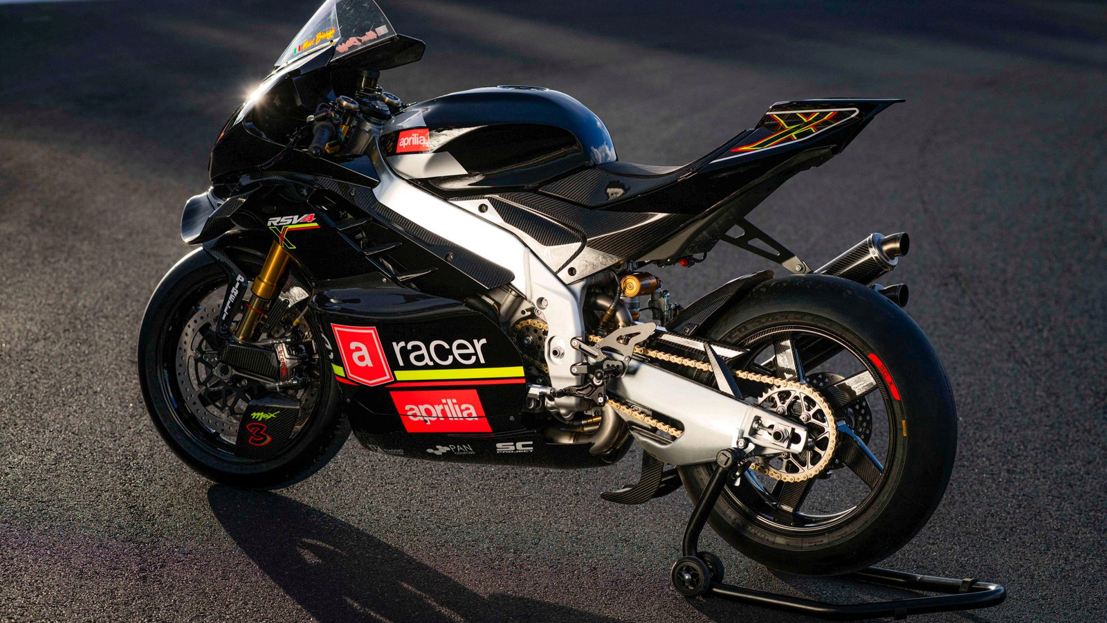Aprilia RSV4 X ex3ma