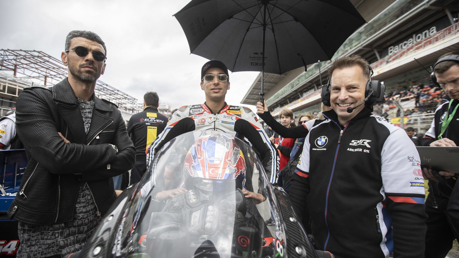 Toprak Razgatlioglu, Kenan Sofuoglu, 2024 Catalan WorldSBK, grid. Credit: Gold and Goose.