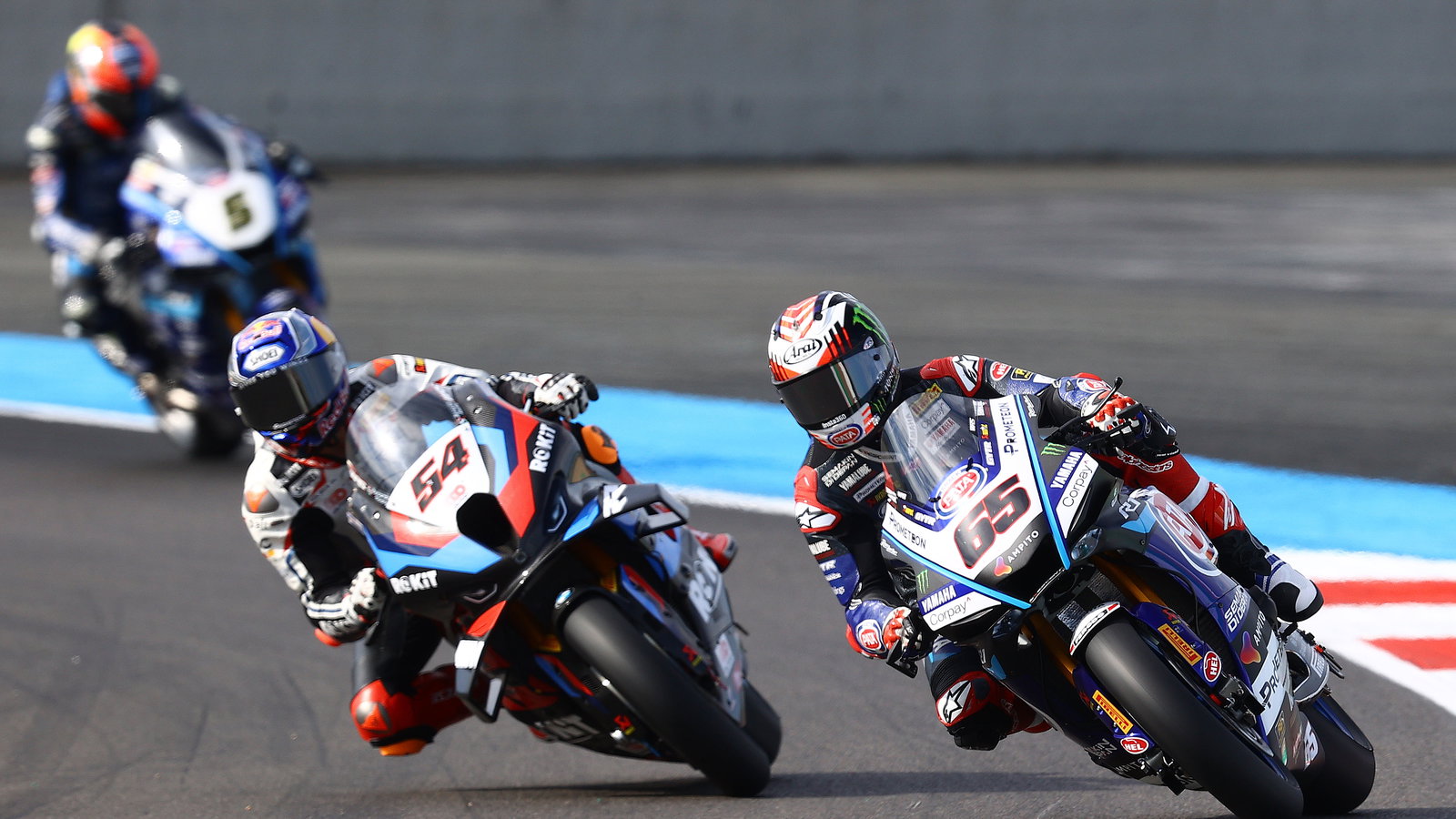 Jonathan Rea, Toprak Razgatlioglu, 2024 French WorldSBK. Credit: Gold and Goose.