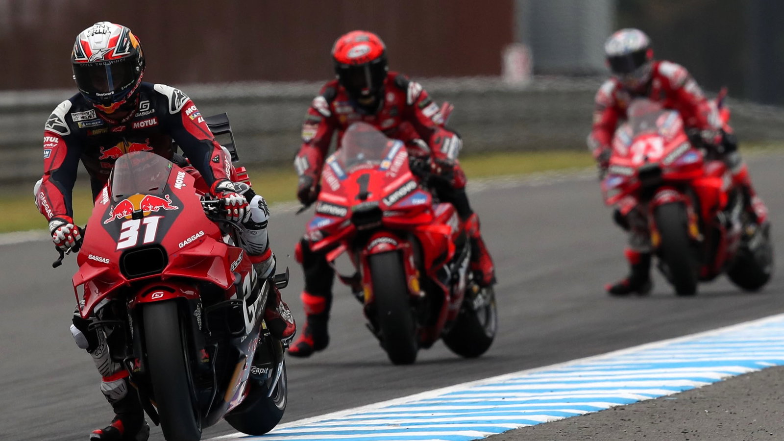 Pedro Acosta leads, 2024 Japanese MotoGP Sprint