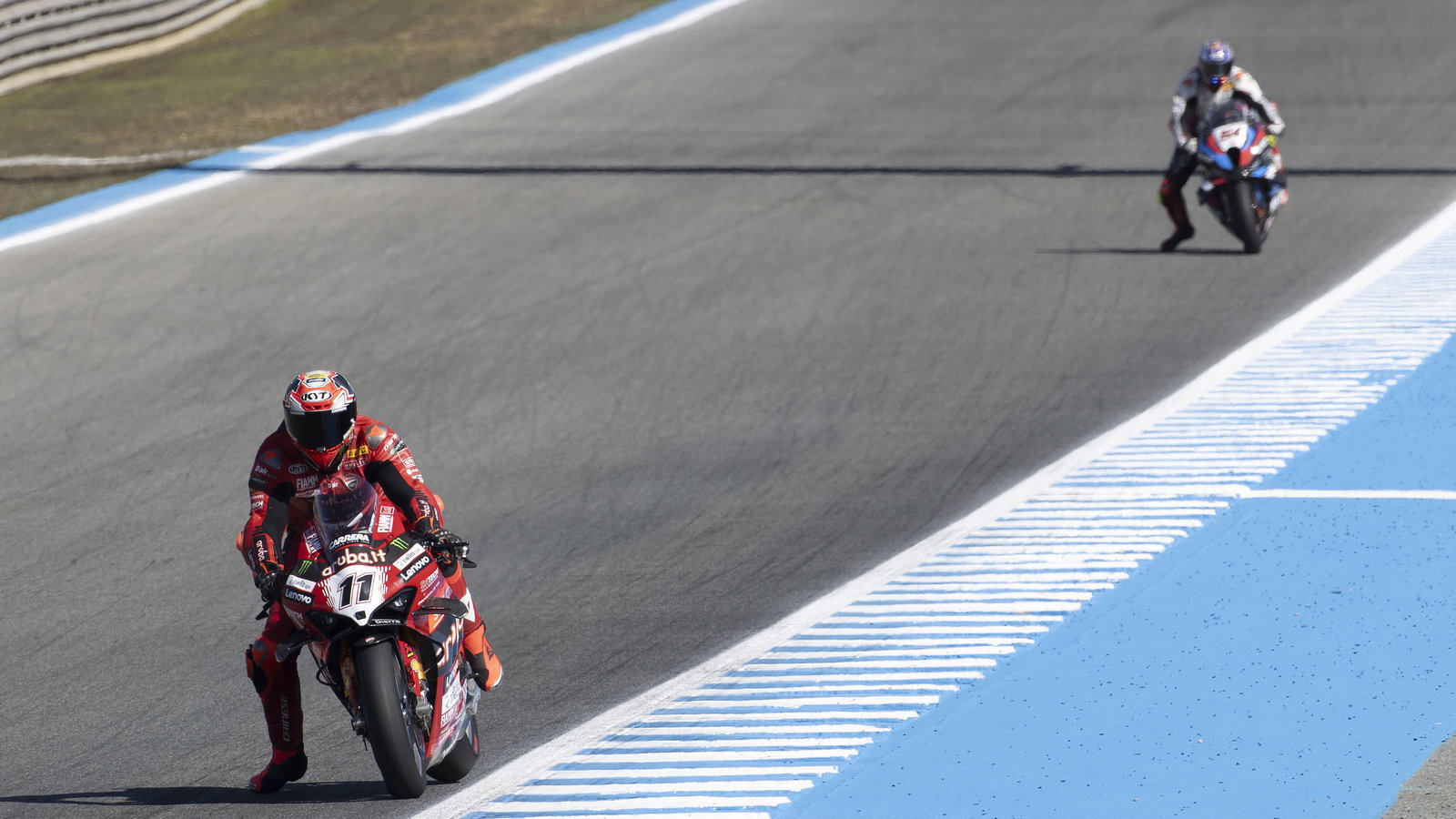 Nicolo Bulega, Toprak Razgatlioglu, 2024 Spanish WorldSBK. Credit: Gold and Goose.