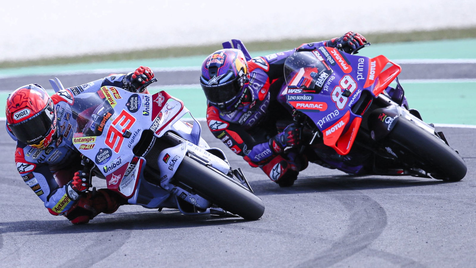 Marc Marquez passes Jorge Martin, 2024 Australian MotoGP