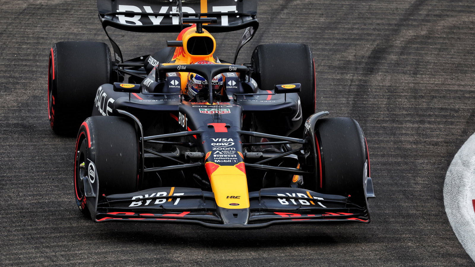 Red Bull on track in Singapore 