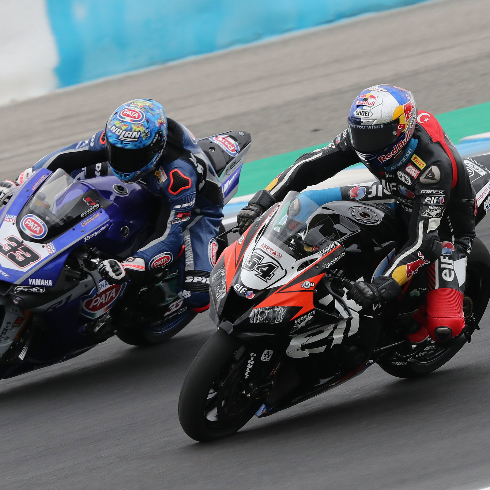 Toprak Razgatlioglu, Marco Melandri, 2019 Spanish WorldSBK. Credit: Gold and Goose.