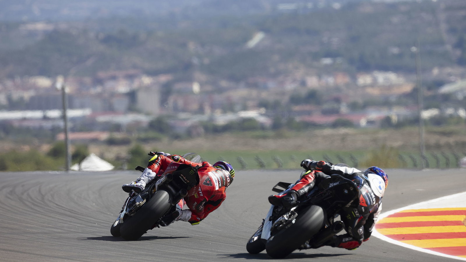 Alvaro Bautista, Toprak Razgatlioglu, 2024 Aragon WorldSBK. Credit: Gold and Goose.