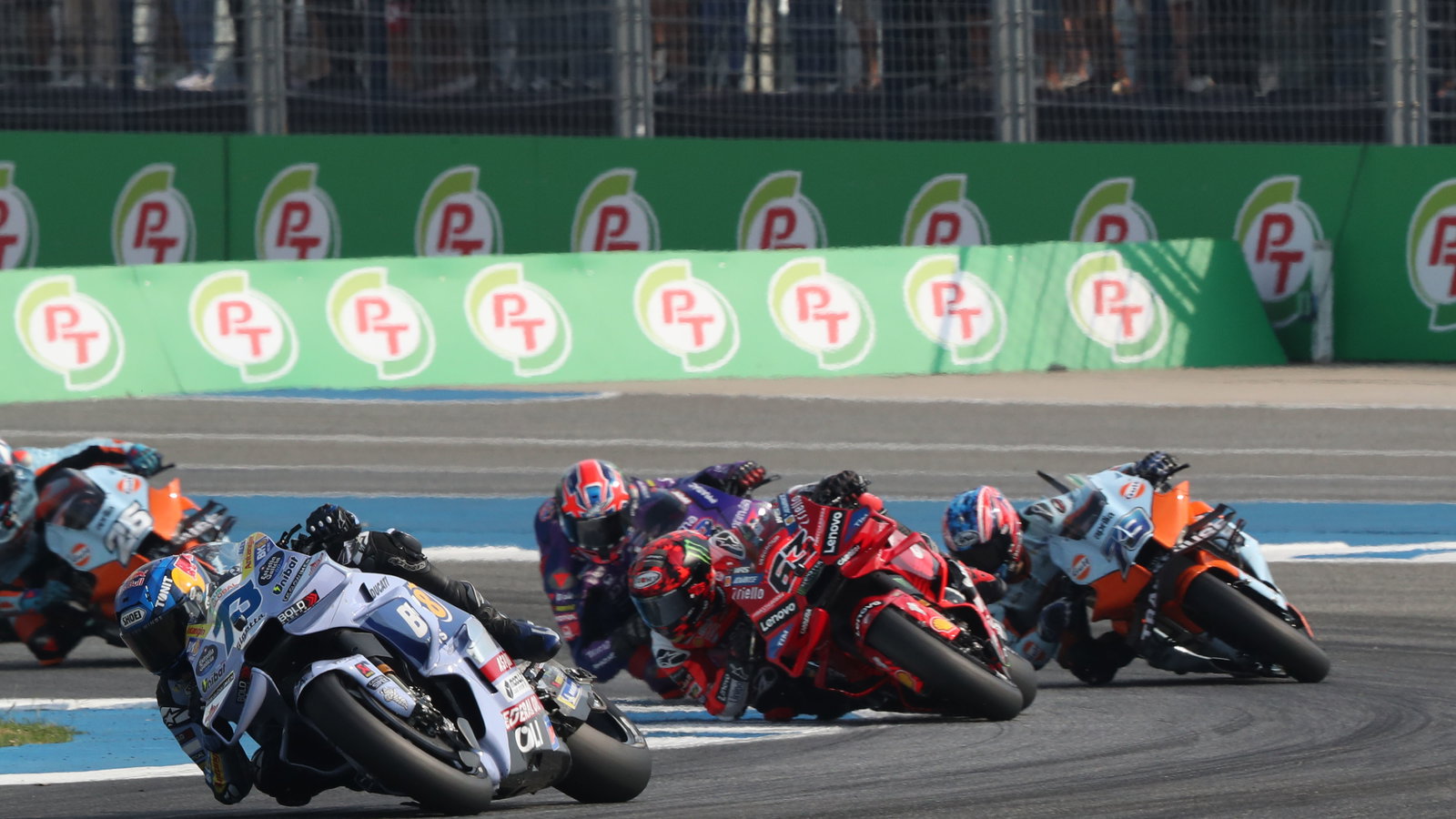 Alex Marquez leads Francesco Bagnaia, 2025 MotoGP Thai Grand Prix. Credit: Gold and Goose.