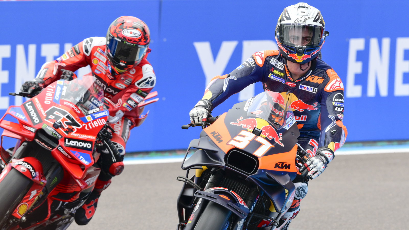 Pedro Acosta, Francesco Bagnaia, 2025 MotoGP Argentinian Grand Prix. Credit: Gold and Goose.