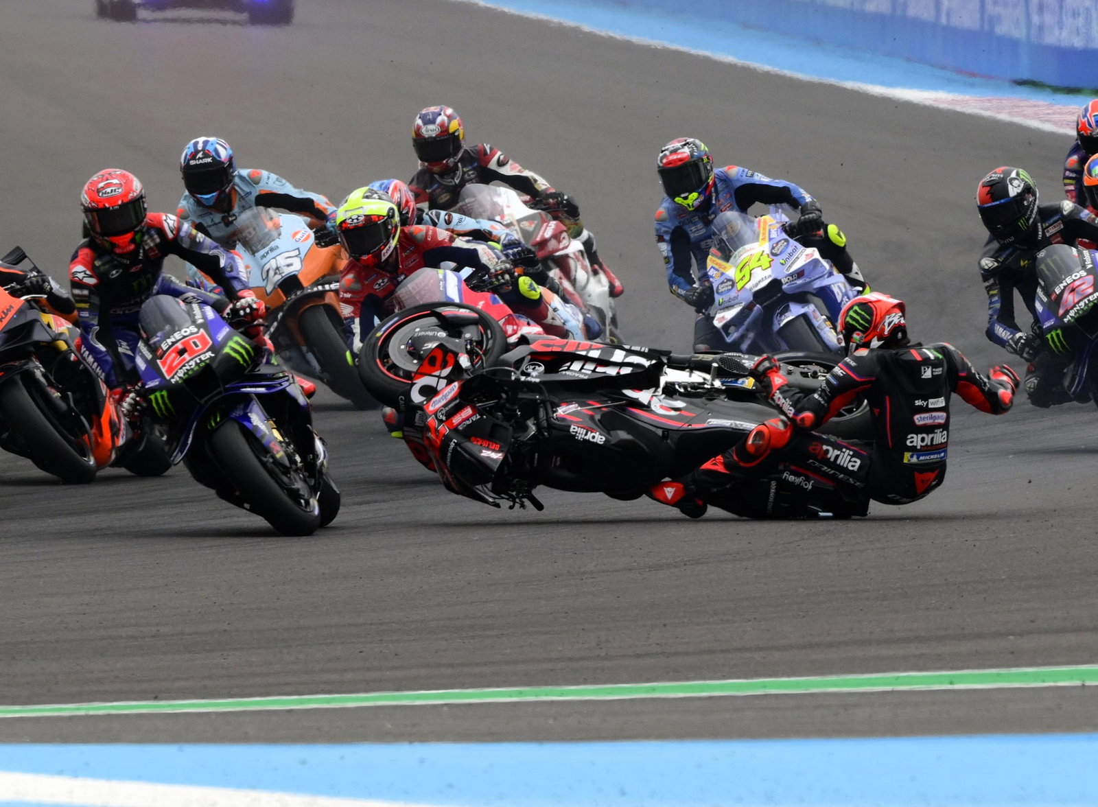 Bezzecchi, Quartararo, Turn 1, 2025 Argentine MotoGP