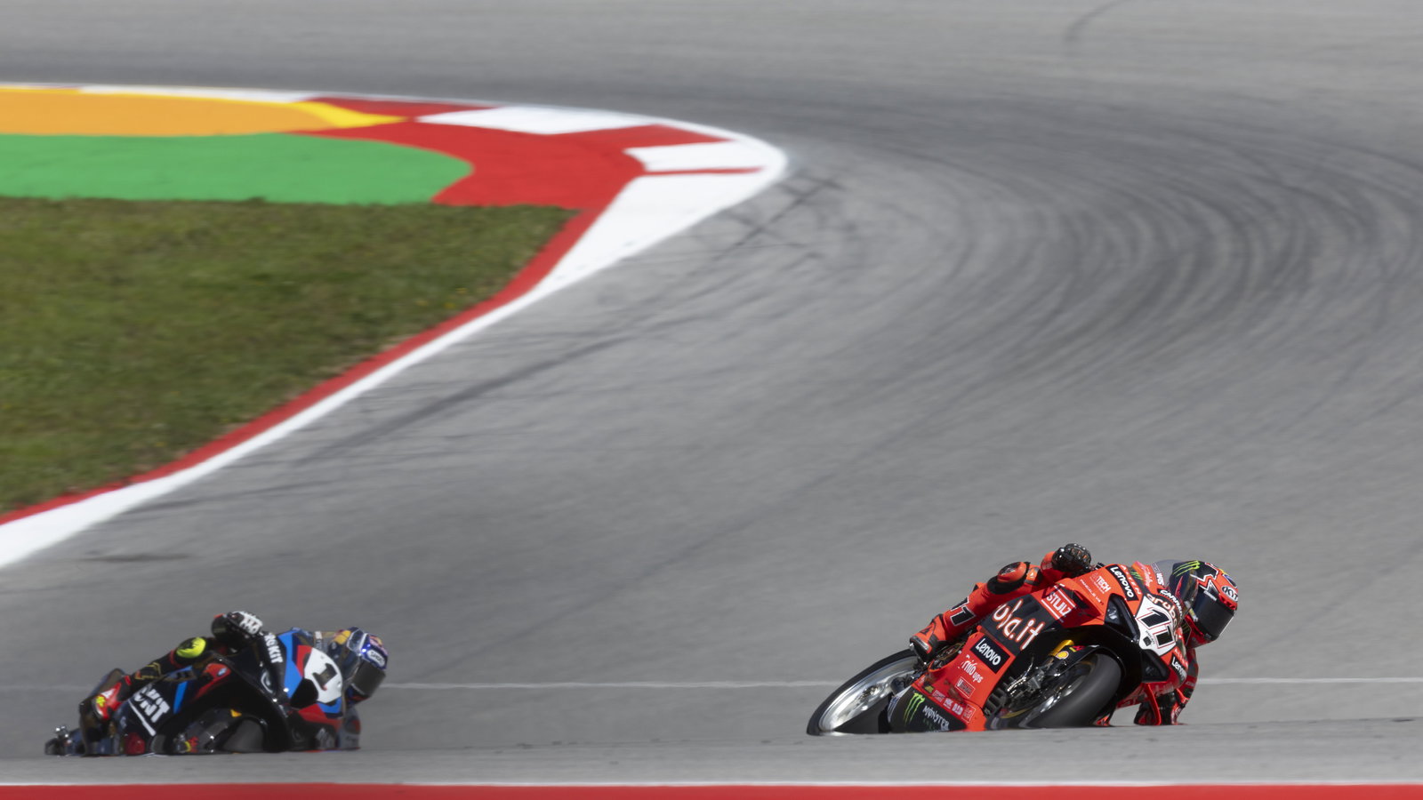 Nicolo Bulega, Toprak Razgatlioglu, 2025 Portuguese WorldSBK. Credit: Gold and Goose.