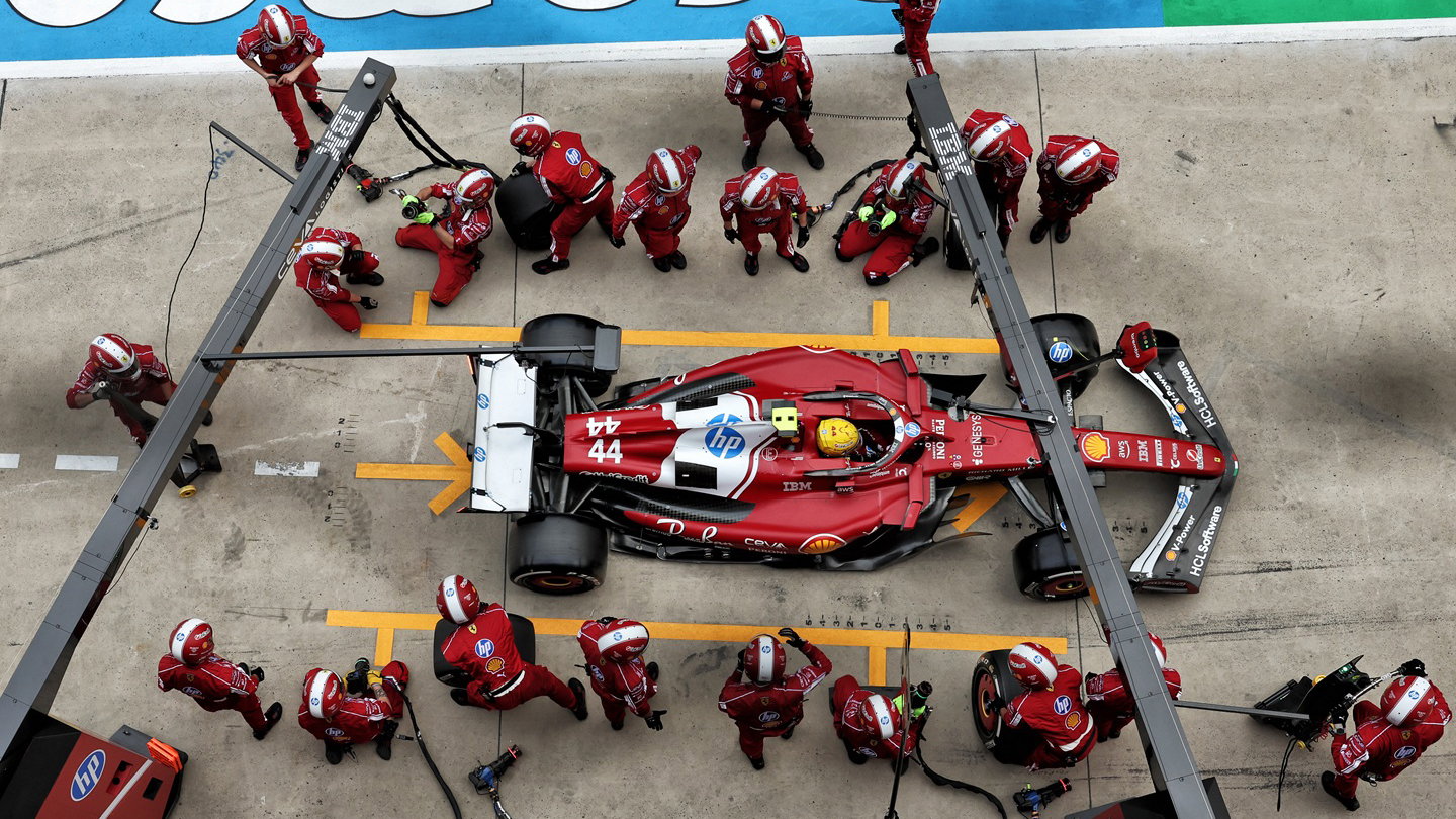 Lewis Hamilton pitstop