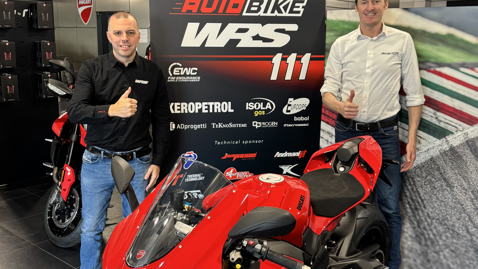 Nicolas Zavoli & Giovanni Baggi with 2025 Ducati Panigale V4. Credit: Aviobike WRS.