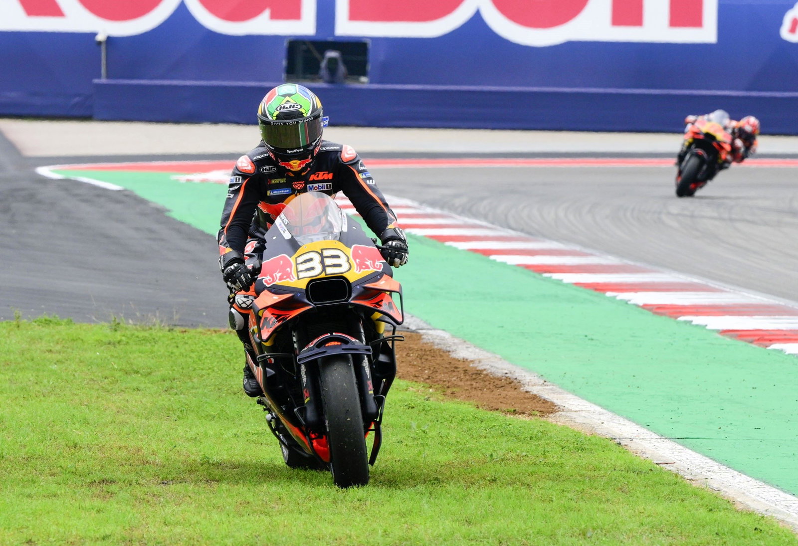 Brad Binder retires from Americas MotoGP