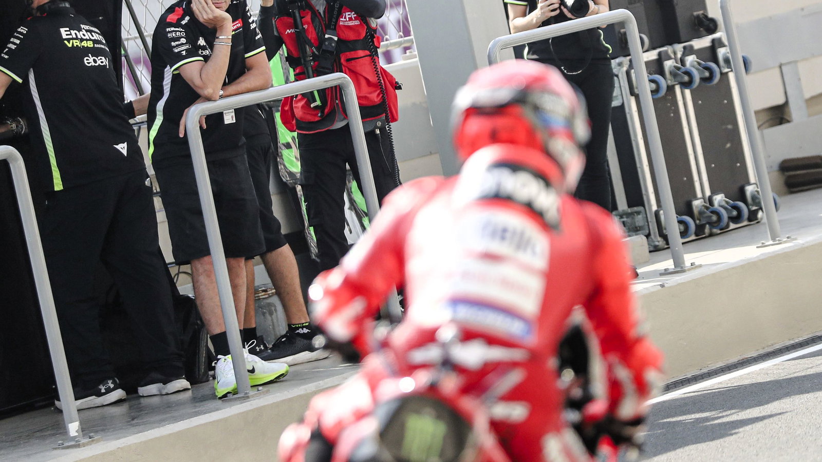 Rossi watching Marc Marquez, 2025 Qatar MotoGP