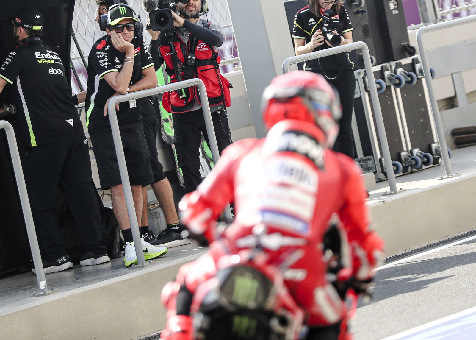 Rossi watching Marc Marquez, 2025 Qatar MotoGP