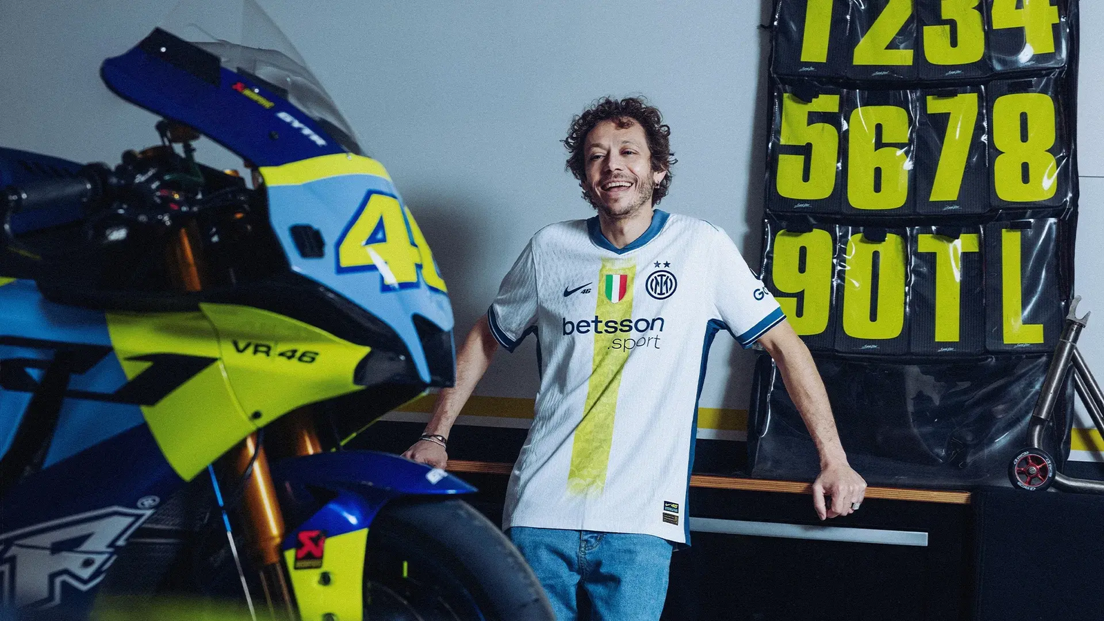 Valentino Rossi in special edition Inter Milan shirt.