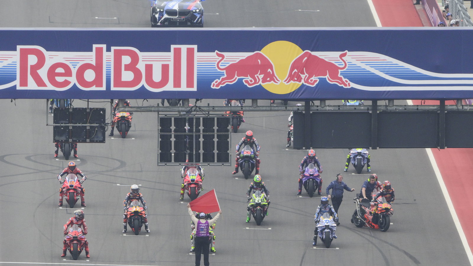 MotoGP race start, 2025 MotoGP Grand Prix of the Americas. Credit: Gold and Goose.