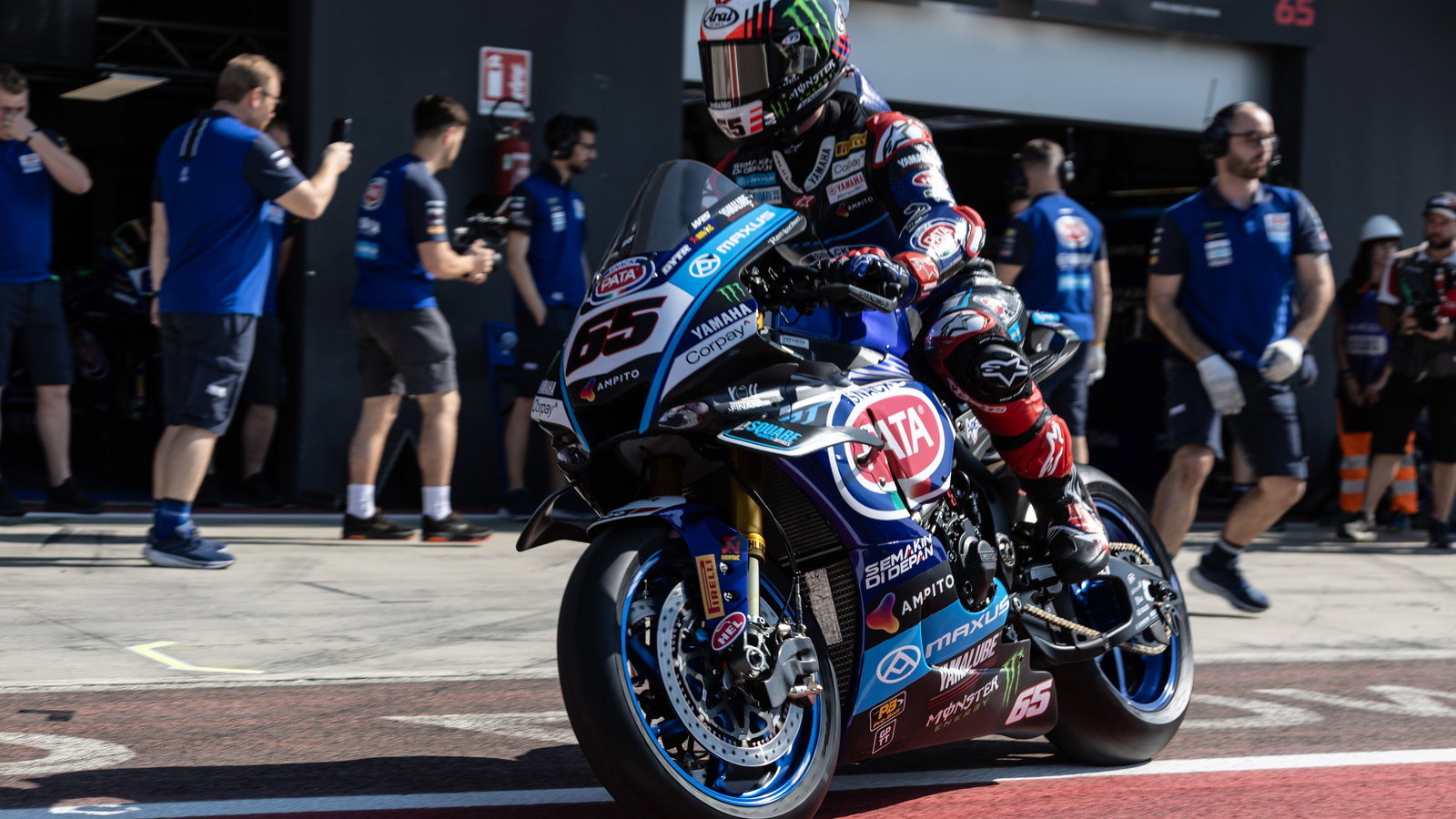 Jonathan Rea, 2025 Italian WorldSBK, pit lane. Credit: Gold and Goose.