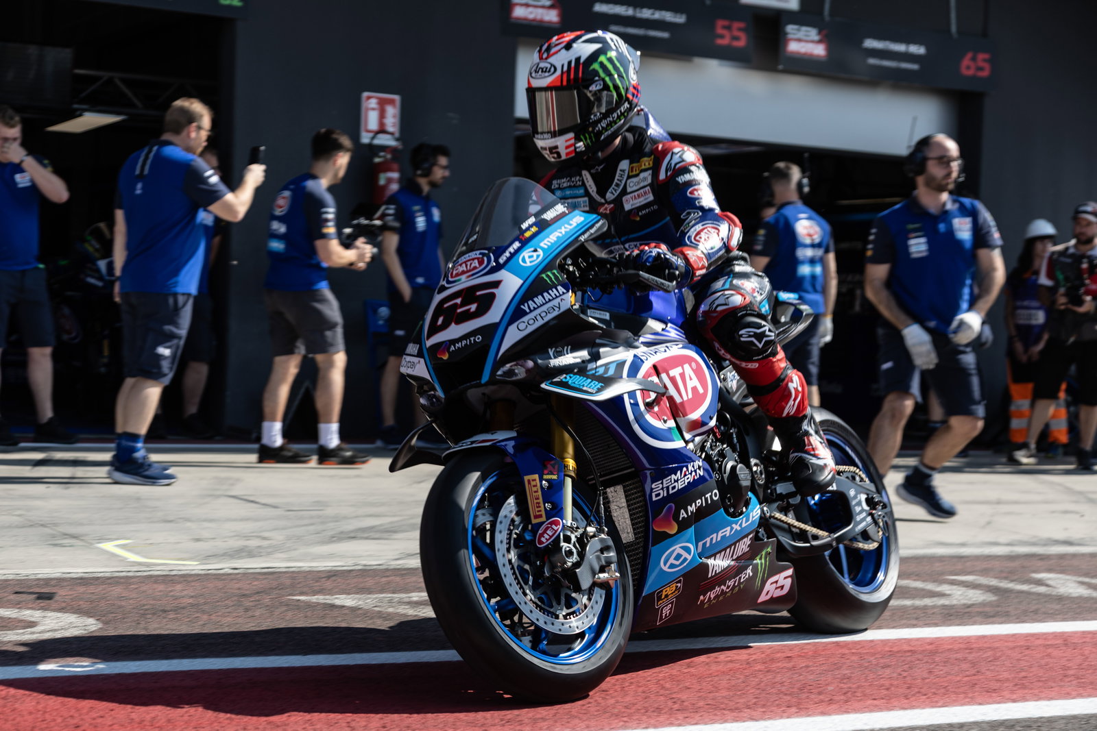 Jonathan Rea, 2025 Italian WorldSBK, pit lane. Credit: Gold and Goose.