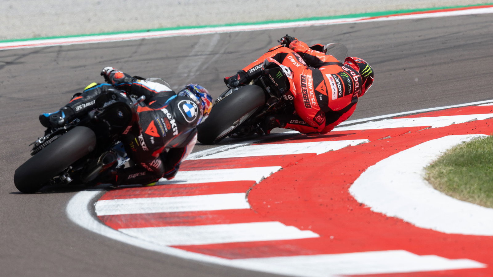 Nicolo Bulega, Toprak Razgatlioglu, 2025 Italian WorldSBK. Credit: Gold and Goose.