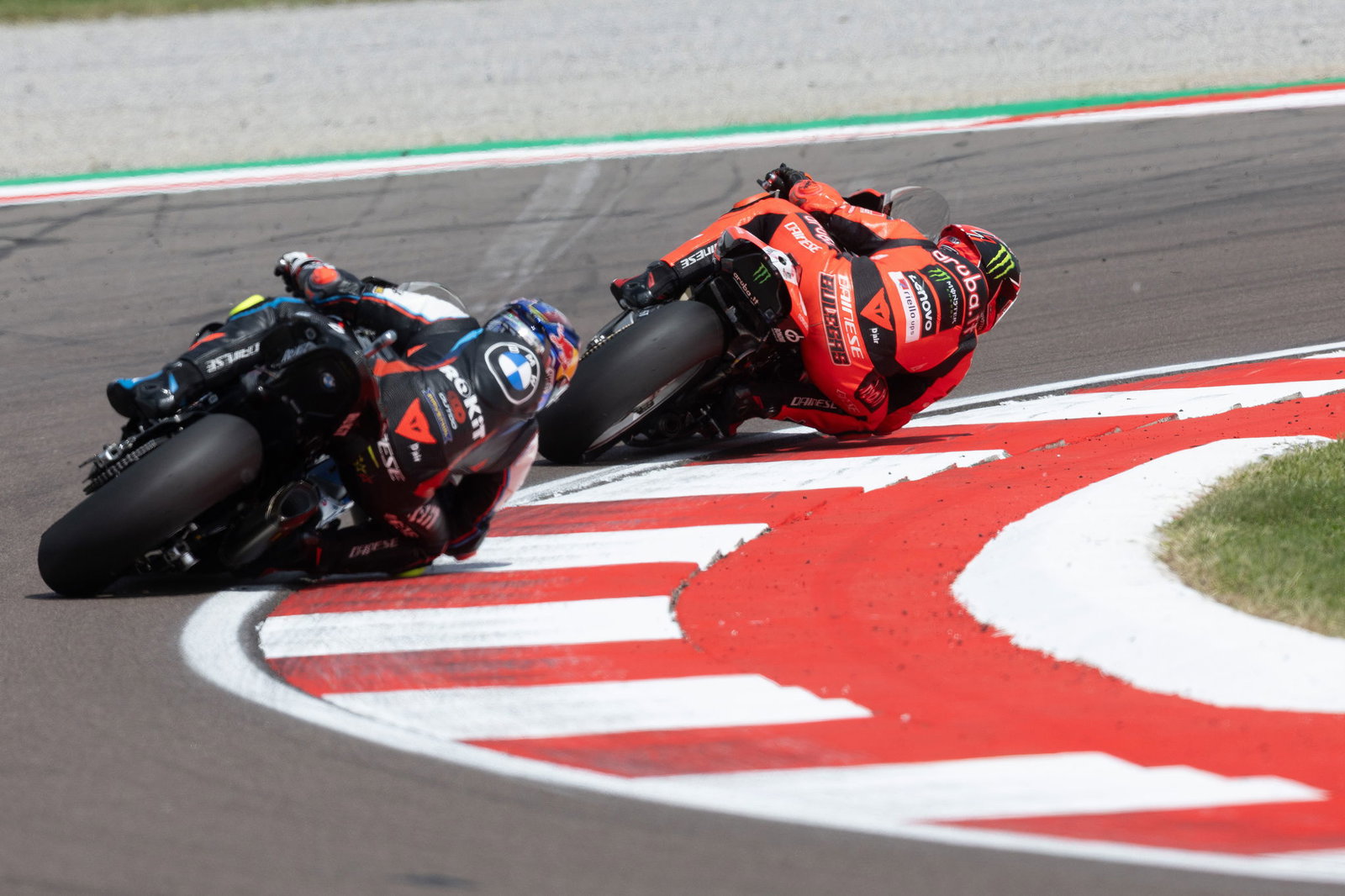 Nicolo Bulega, Toprak Razgatlioglu, 2025 Italian WorldSBK. Credit: Gold and Goose.