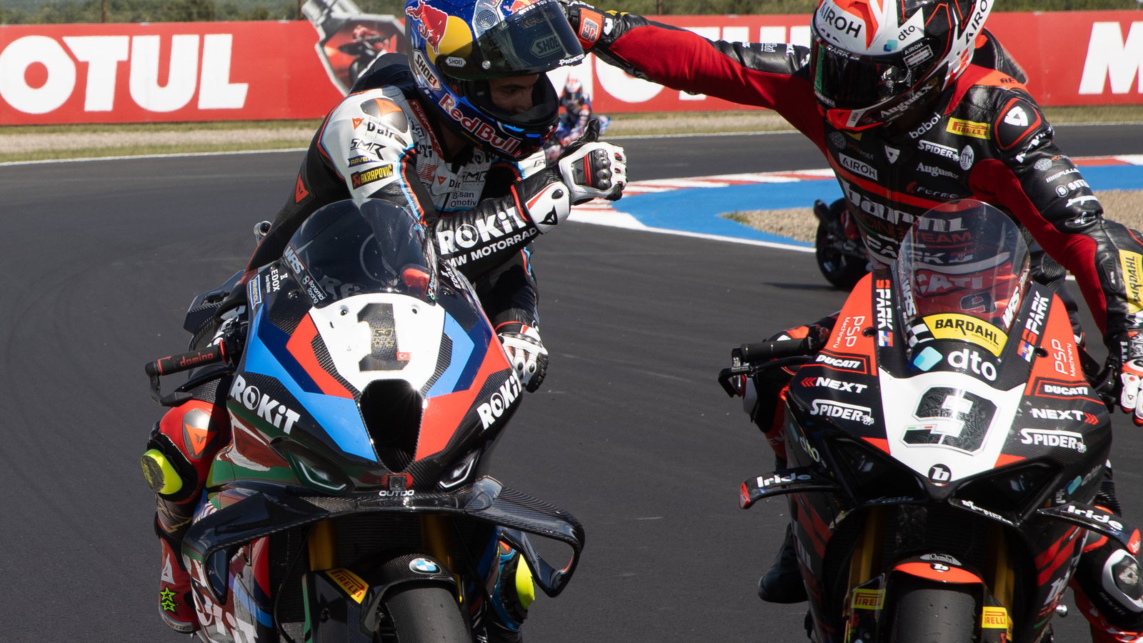 Toprak Razgatlioglu, Danilo Petrucci 2025 Czech WorldSBK. Credit: Gold and Goose.