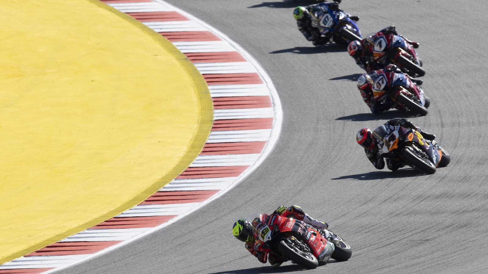 Alvaro Bautista leads Sam Lowes, 2025 Portuguese WorldSBK. Credit: Gold and Goose.
