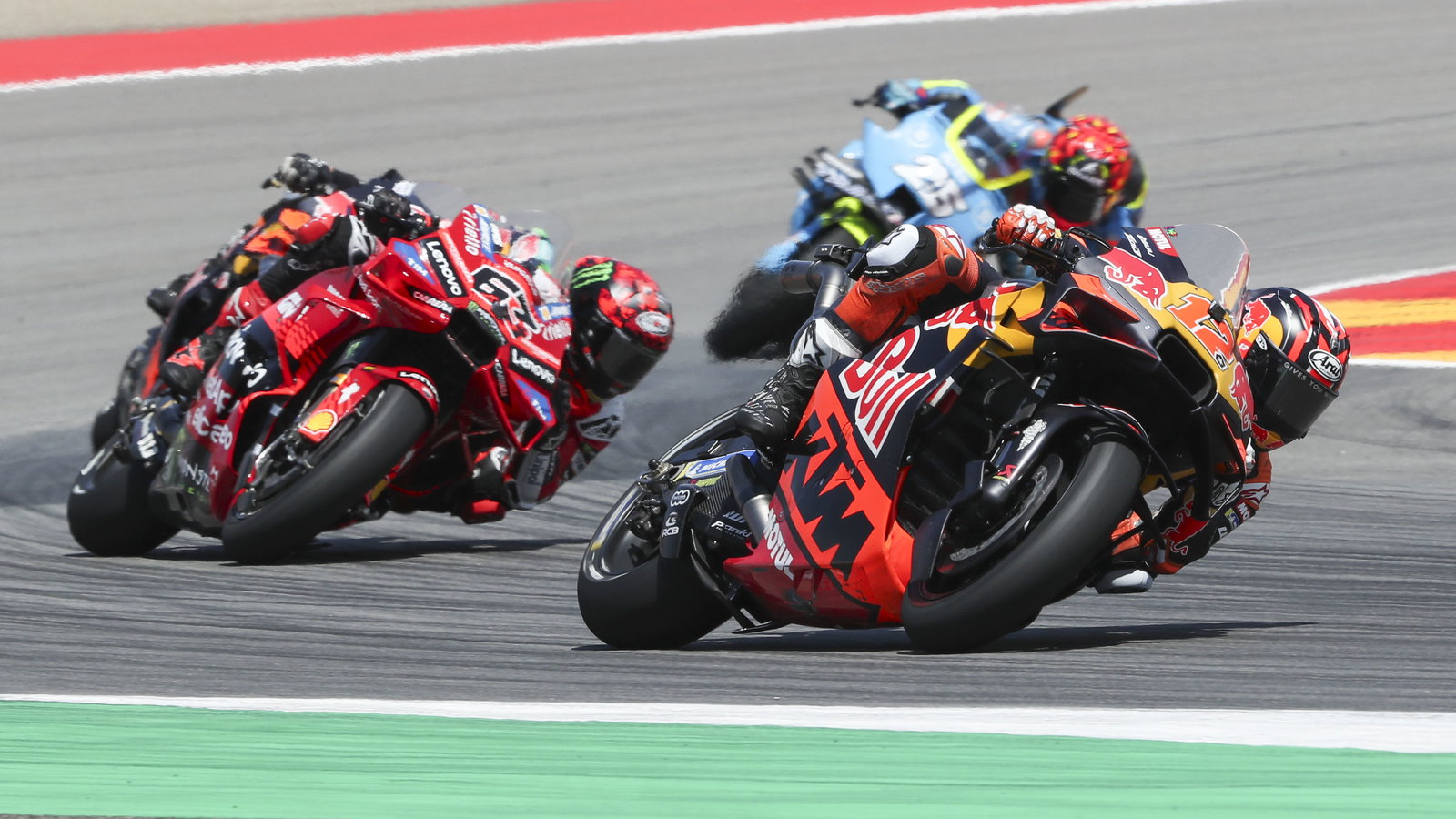 Maverick Vinales leads Francesco Bagnaia, 2025 MotoGP Aragon Grand Prix. Credit: Gold and Goose.