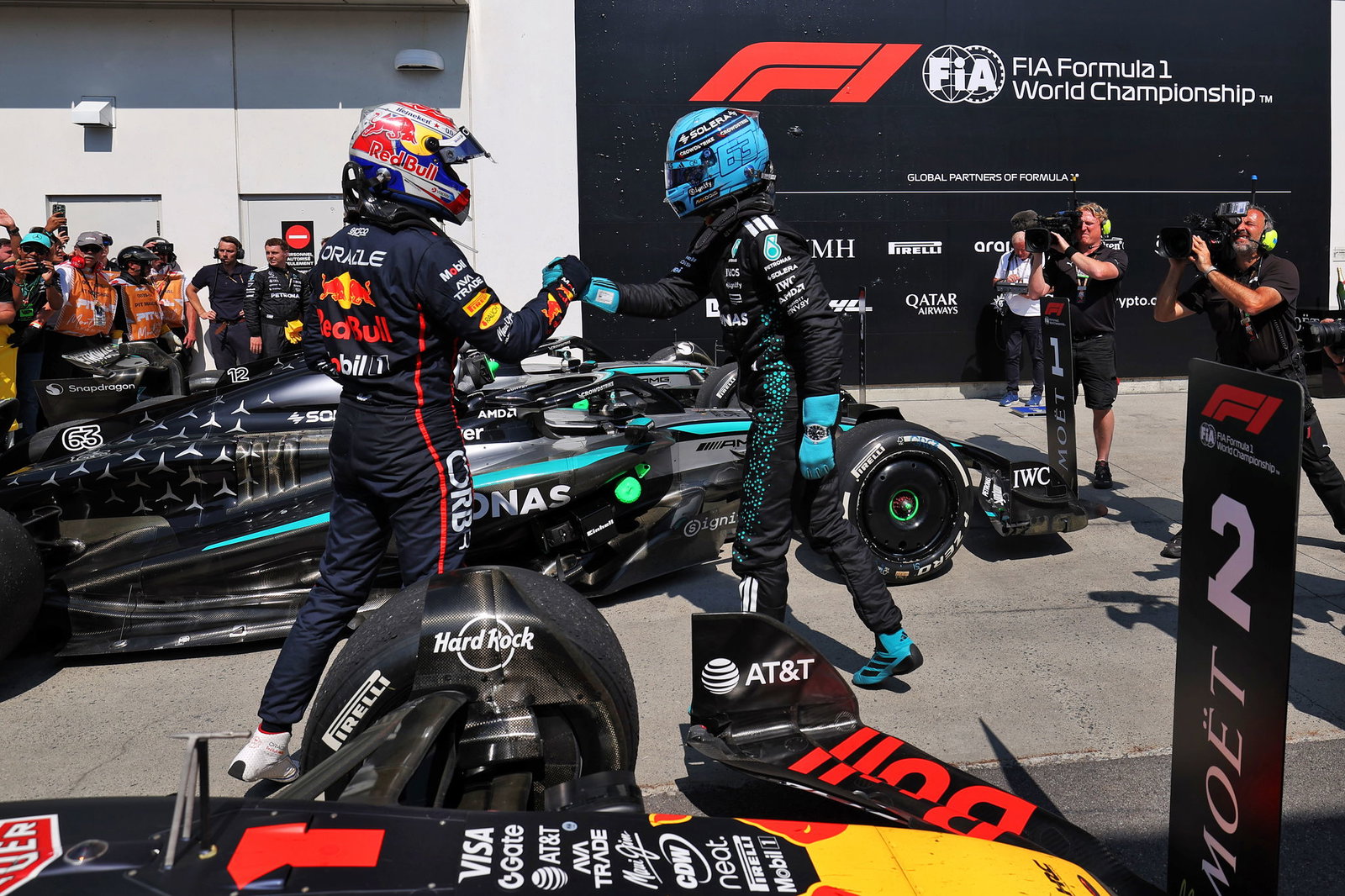 Max Verstappen and George Russell 