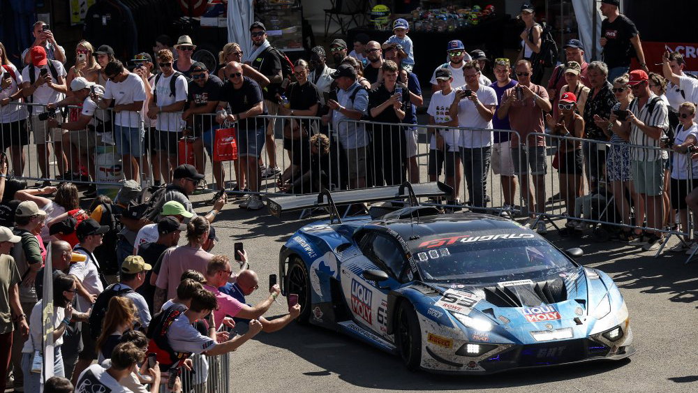 No. 63 Grasser Lamborghini: Mirko Bortolotti, Luca Engstler, Jordan Pepper