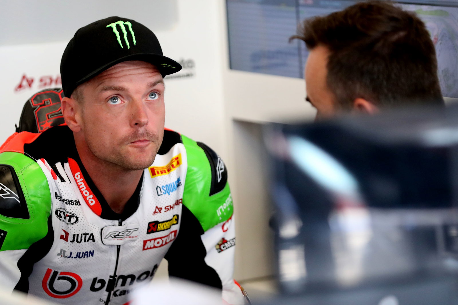 Alex Lowes, 2025 Emilia-Romagna WorldSBK, pit box. Credit: Gold and Goose.