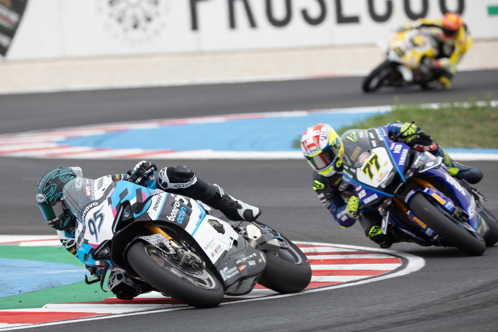 Tarran Mackenzie leads Dominique Aegerter, 2025 Hungarian WorldSBK. Credit: Gold and Goose.