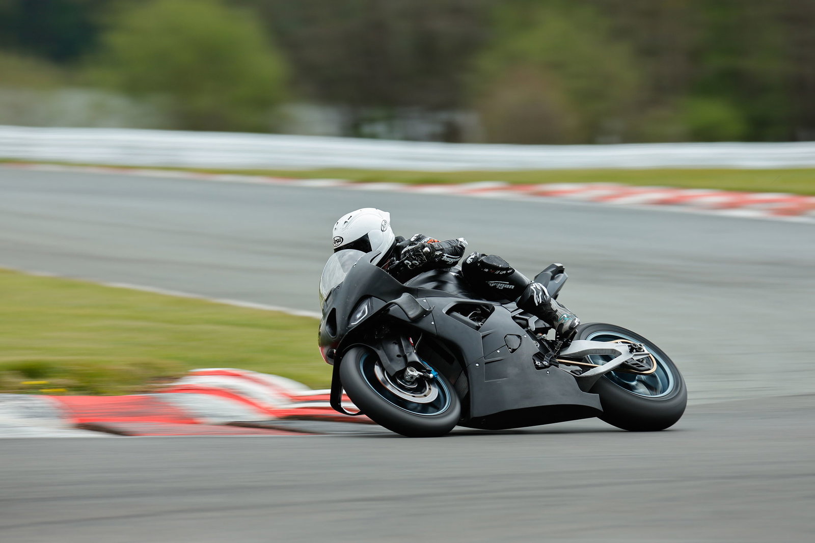 Michael Dunlop, 2025 Oulton Park BSB test. Credit: Ian Hopgood Photography.