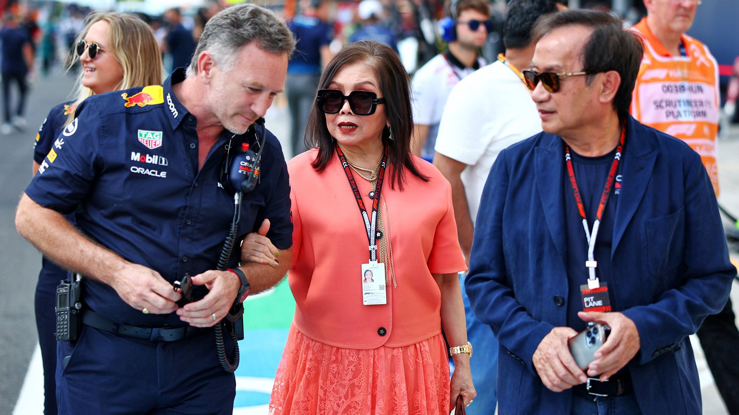  Christian Horner (GBR) Red Bull Racing Team Principal with Chalerm Yoovidhya (THA) Red Bull Racing Co-Owner and his wife Daranee Yoovidhya