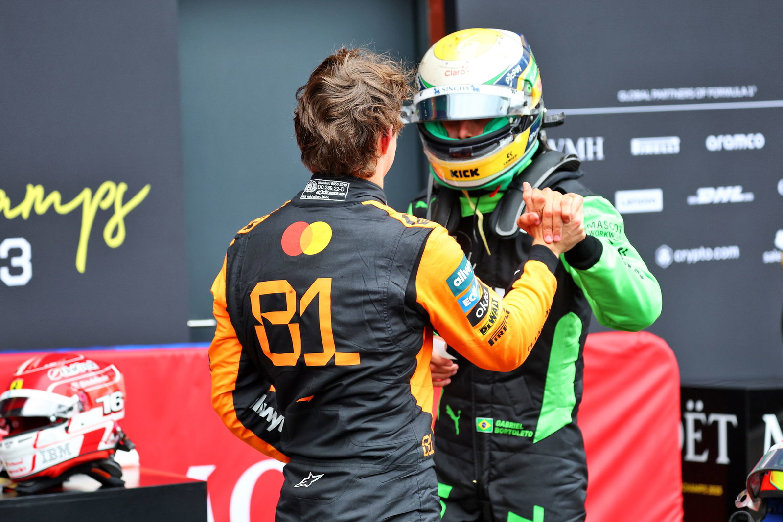 Gabriel Bortoleto congratulates Oscar Piastri