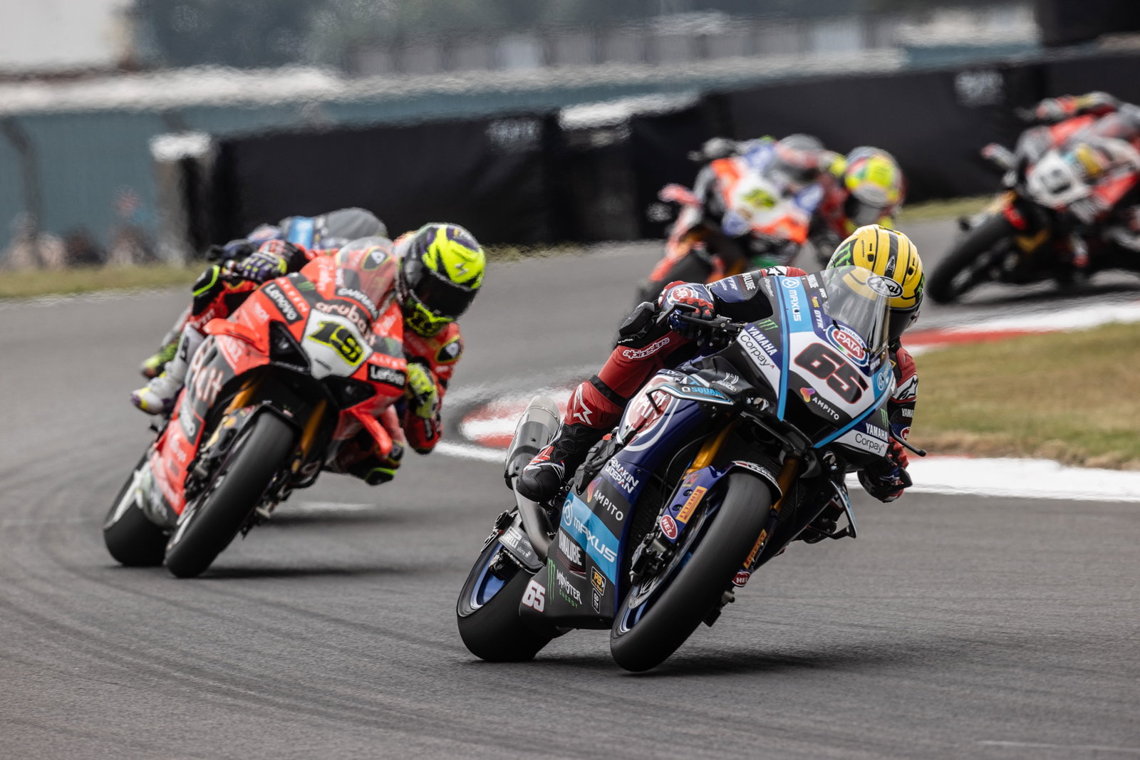 Jonathan Rea, Alvaro Bautista, 2025 UK WorldSBK. Credit: Gold and Goose.