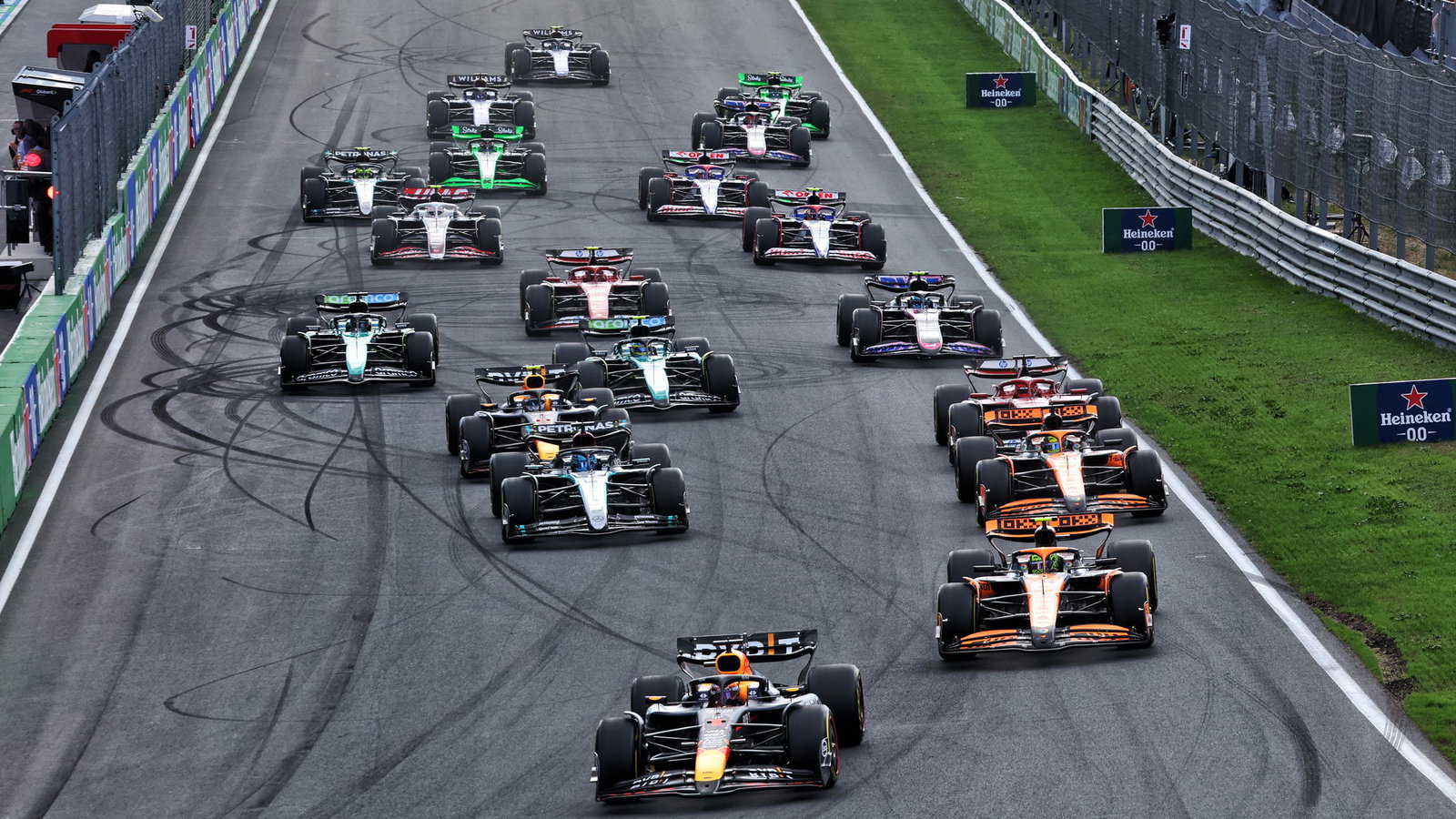 The start of the 2024 Dutch GP 