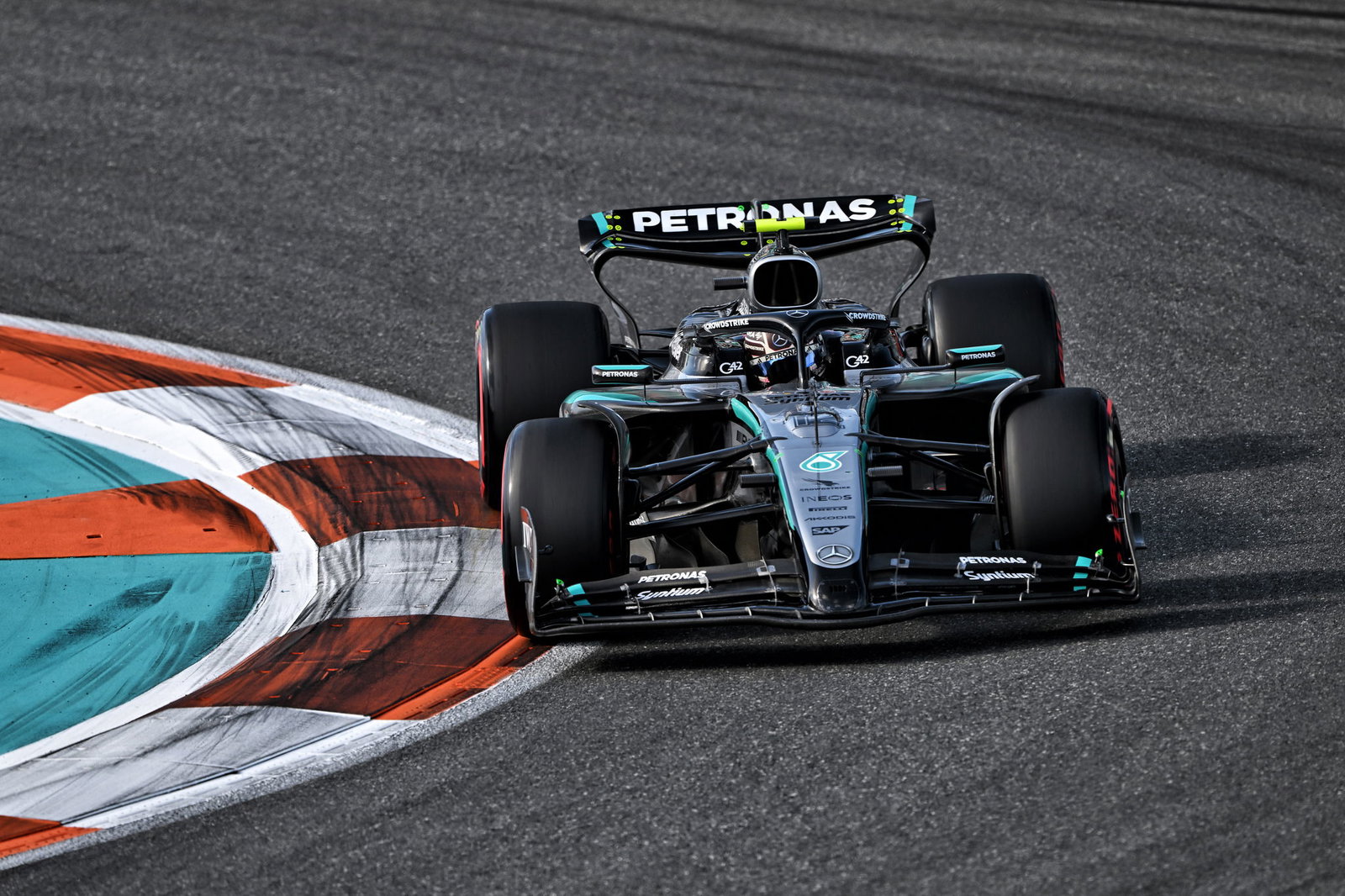 Antonelli stunned with his first F1 pole in Miami 