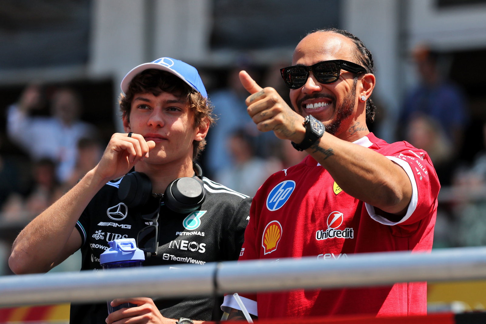 Lewis Hamilton has come to Kimi Antonelli's defence 