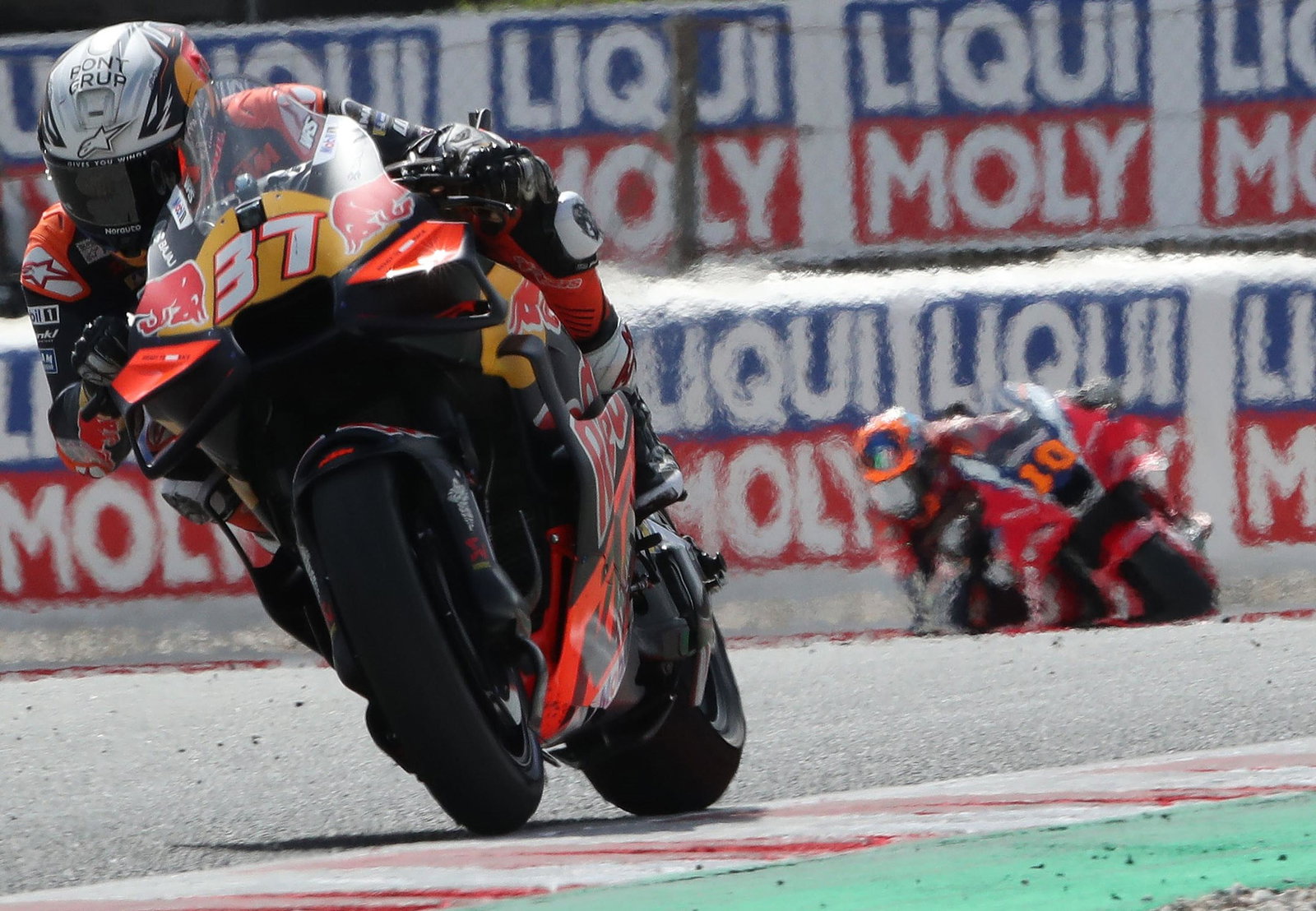 Marini chases Acosta for 4th place, 2025 Catalan MotoGP