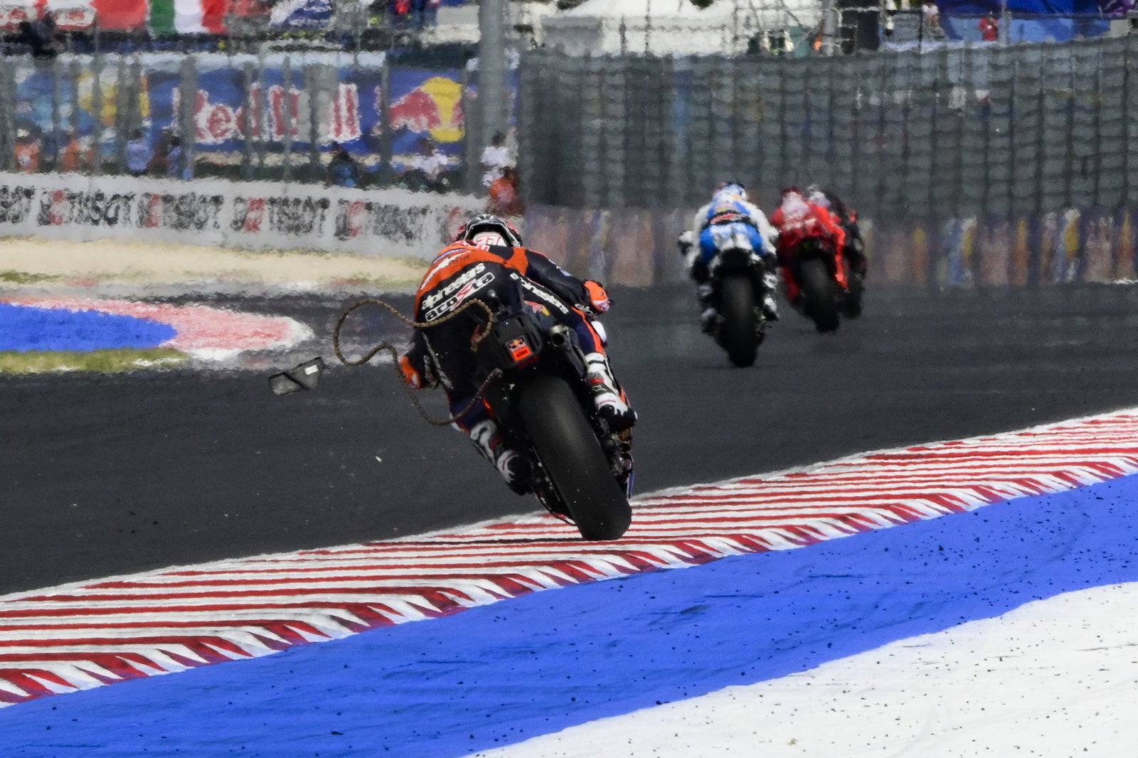 Pedro Acosta loses chain, 2025 MotoGP San Marino Grand Prix. Credit: Gold and Goose.