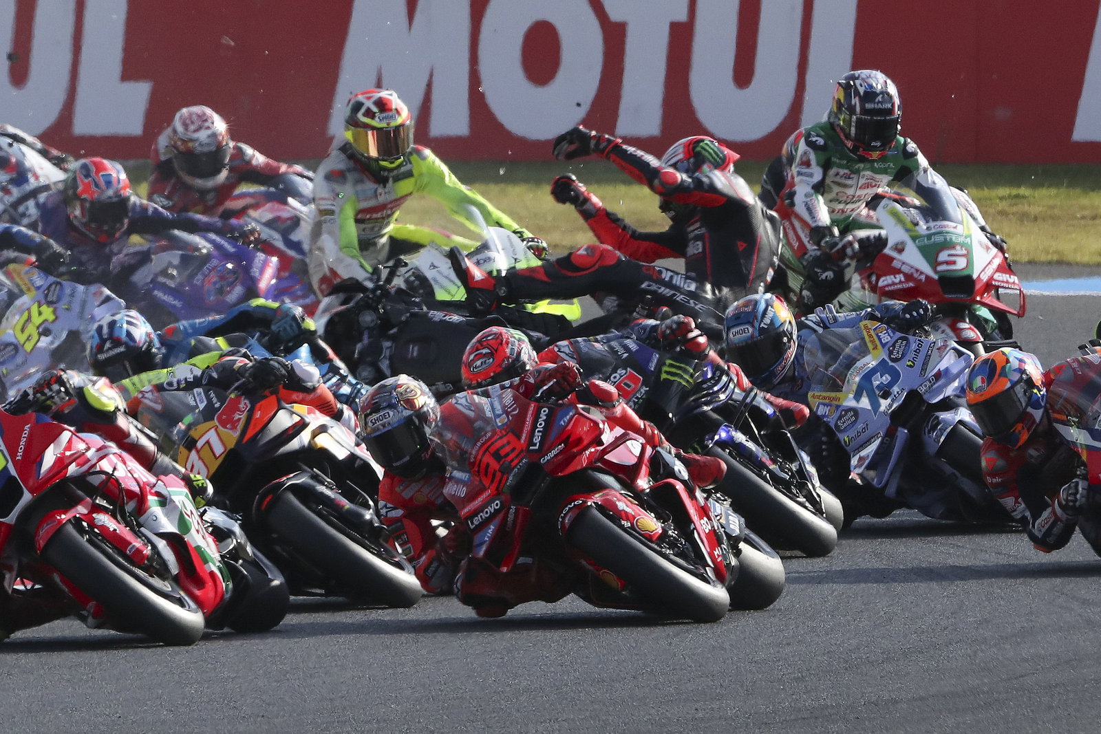 Aprilia duo collide in Japanese MotoGP sprint
