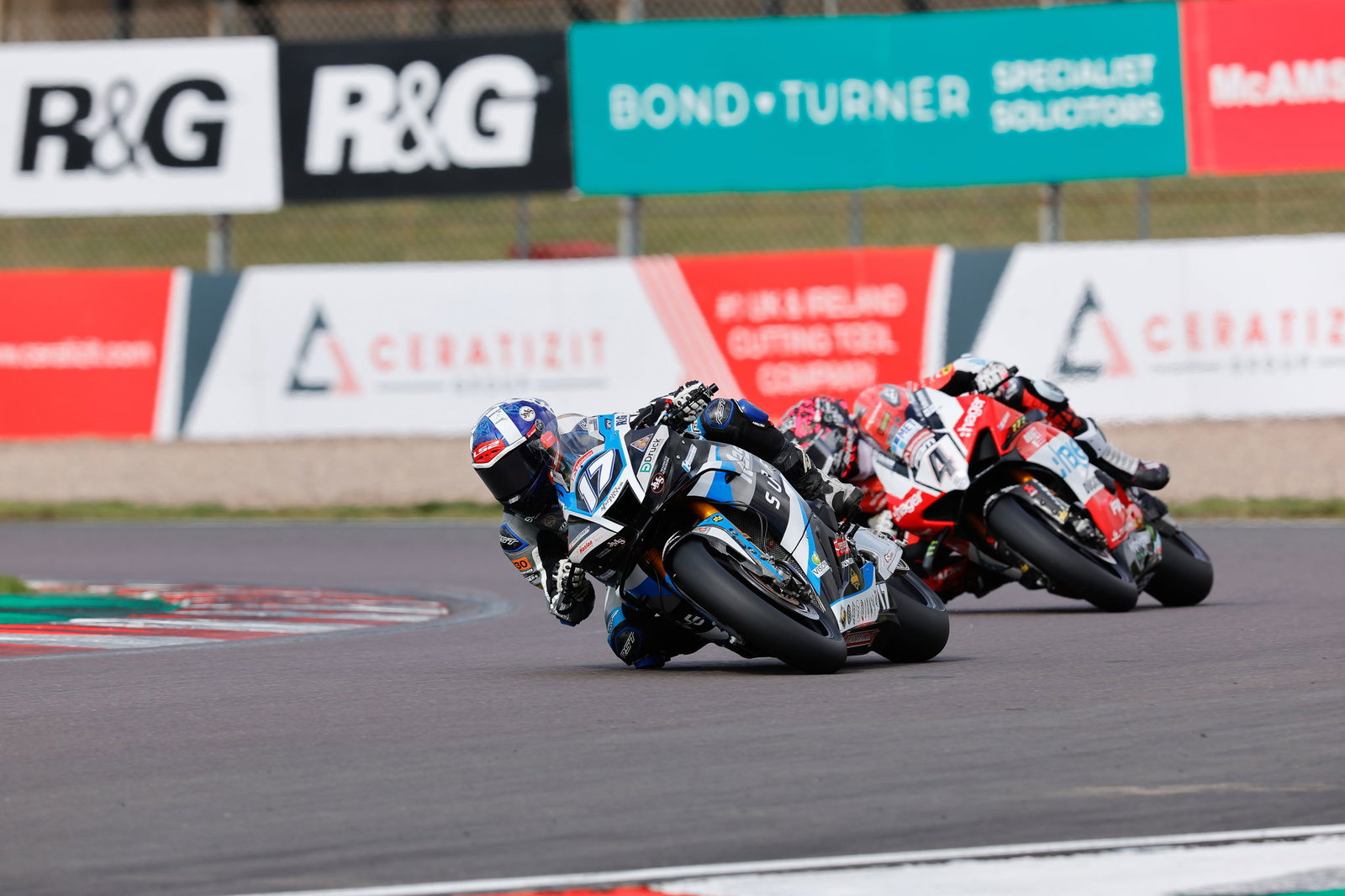 John McPhee, Scott Redding, 2025 Donington Park (2) BSB. Credit: Ian Hopgood Photography.