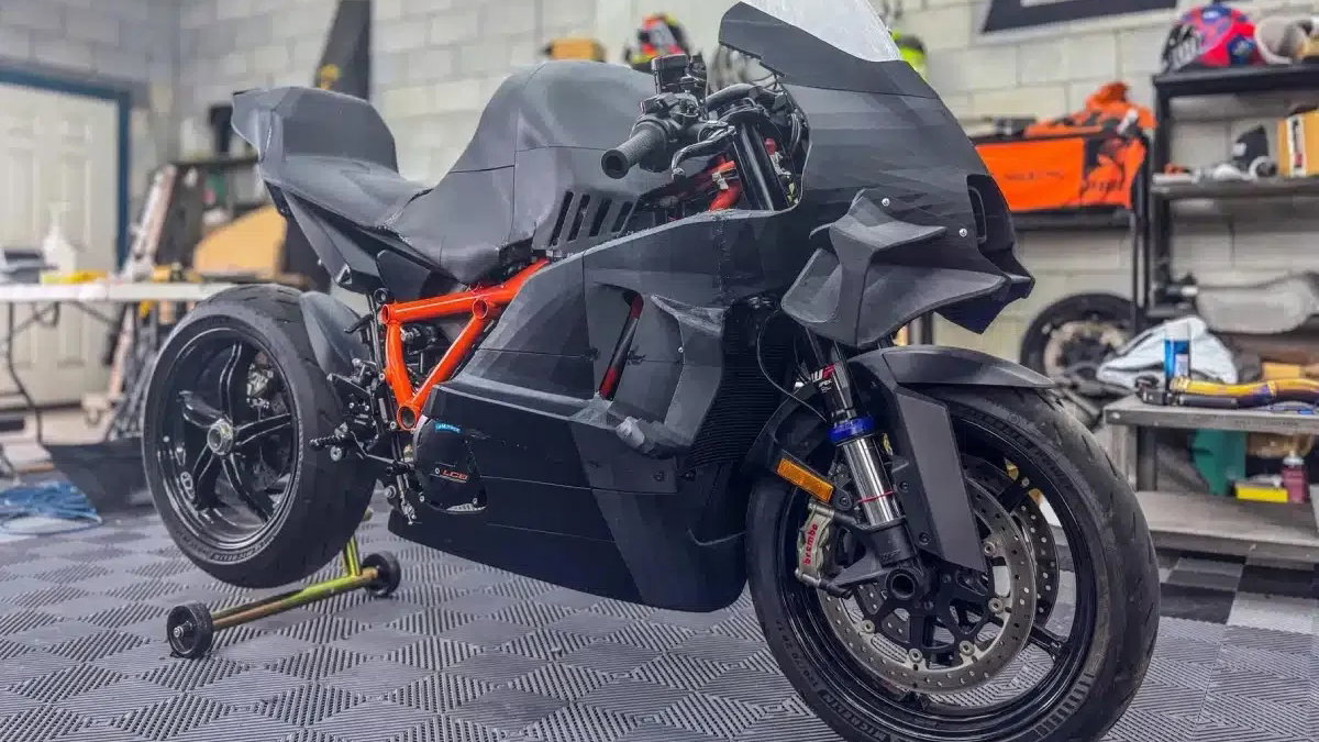 Replica RC16 MotoGP bike