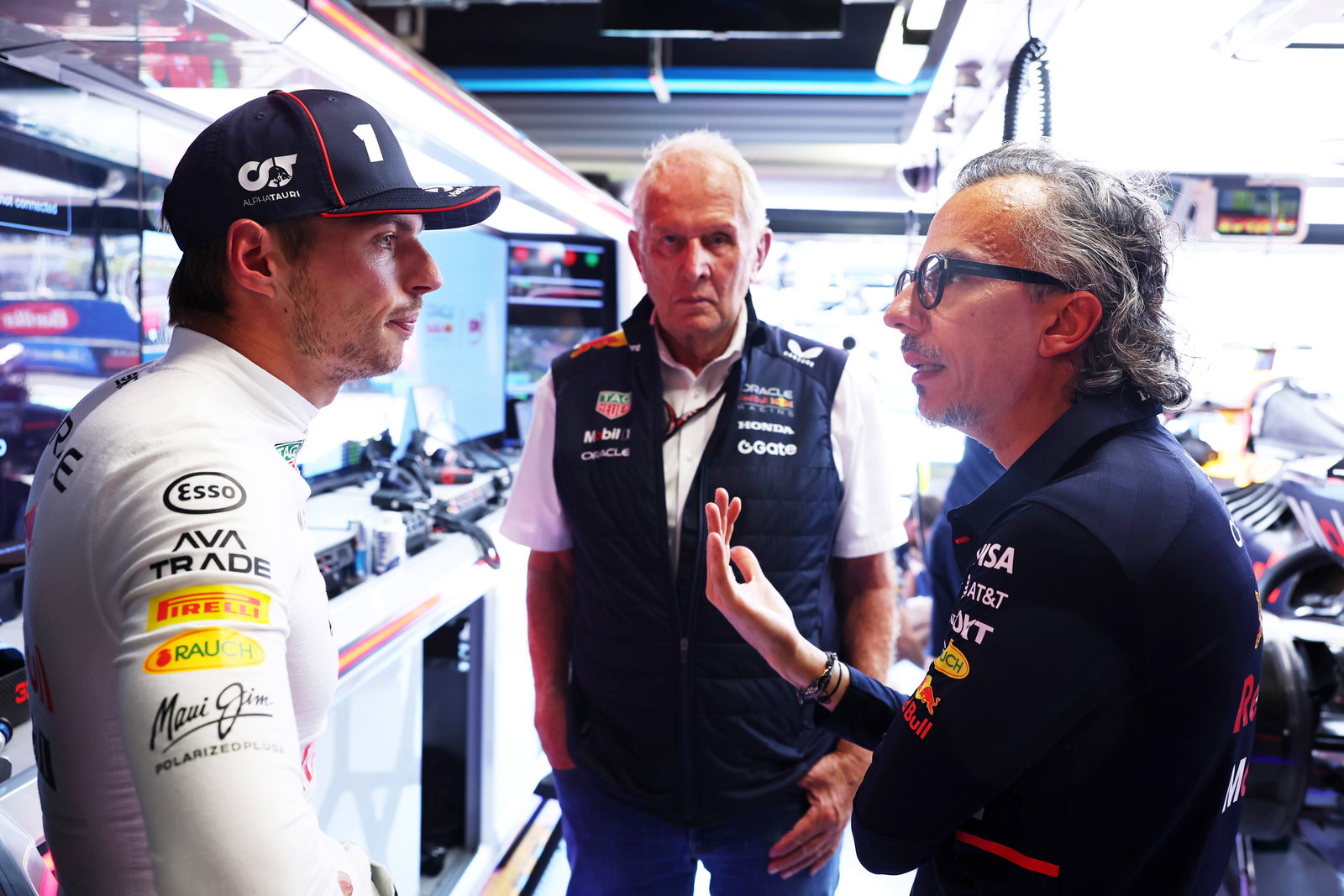 Verstappen debriefs with new Red Bull boss Mekies