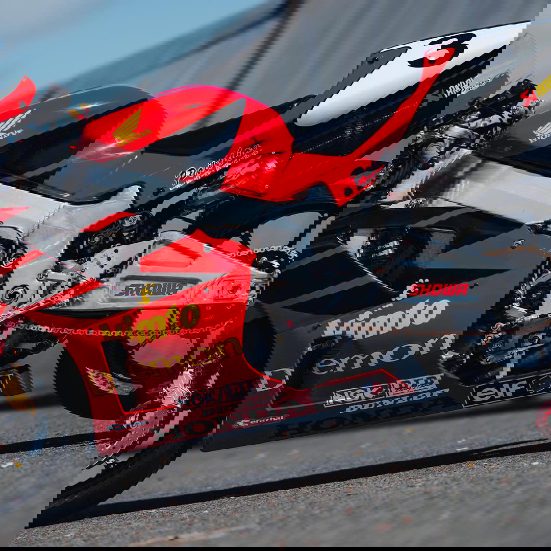 Michael Dunlop revamped his uncle's Honda