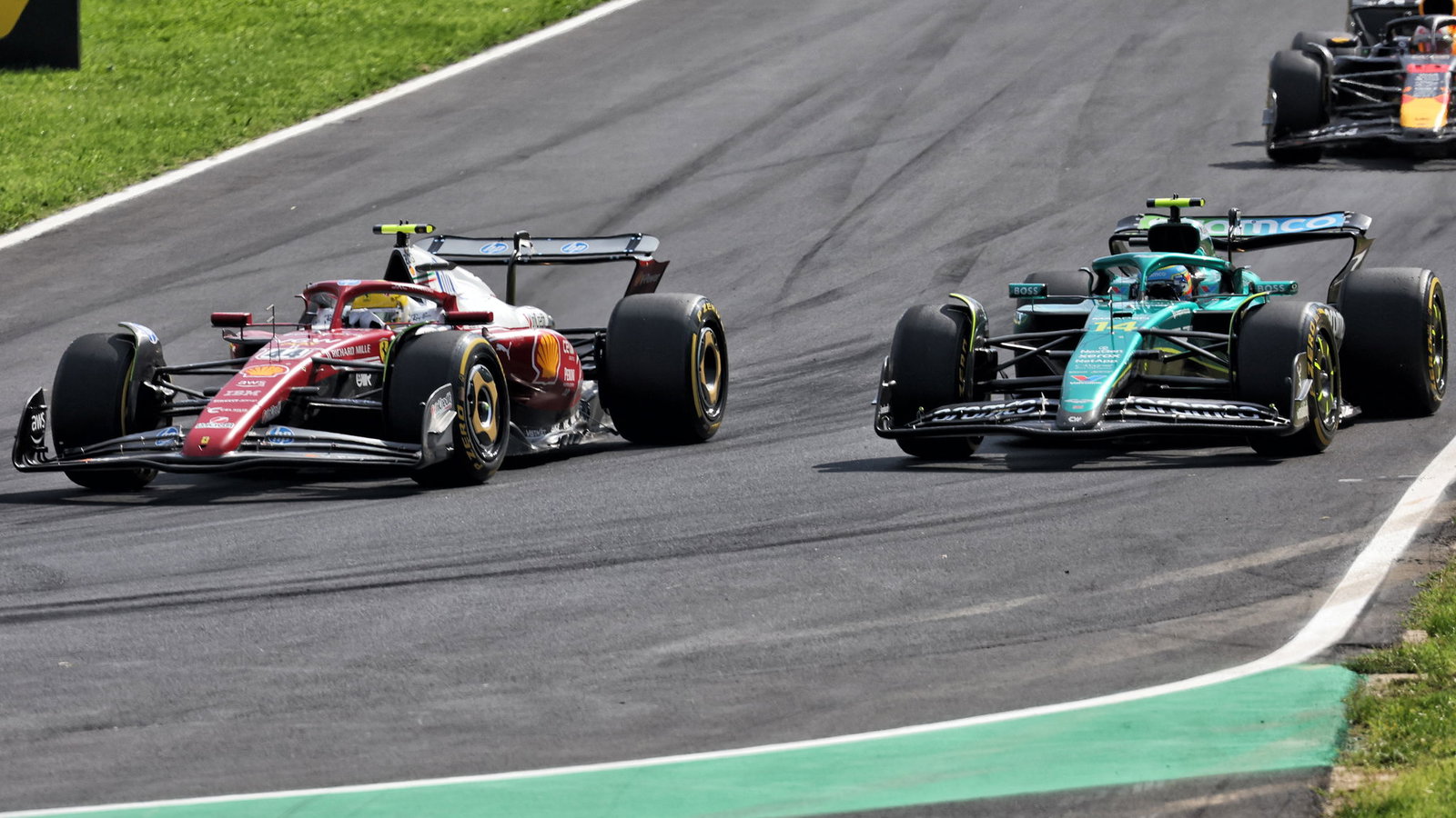 Hamilton and Alonso battle at Monza